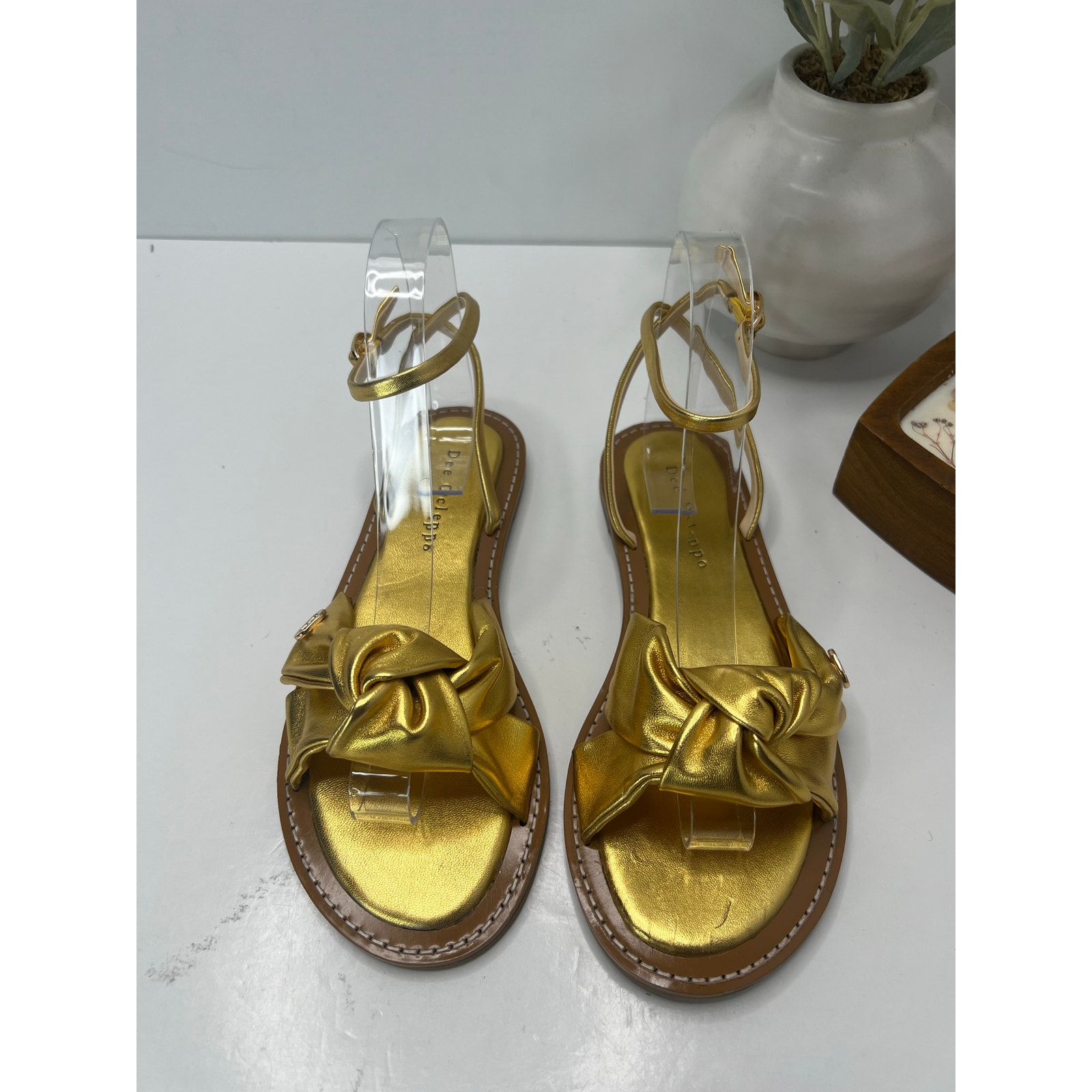 Dee Ocleppo Leather Strappy Knot Sandal Metallic Gold Women 6 Nwob Flaw